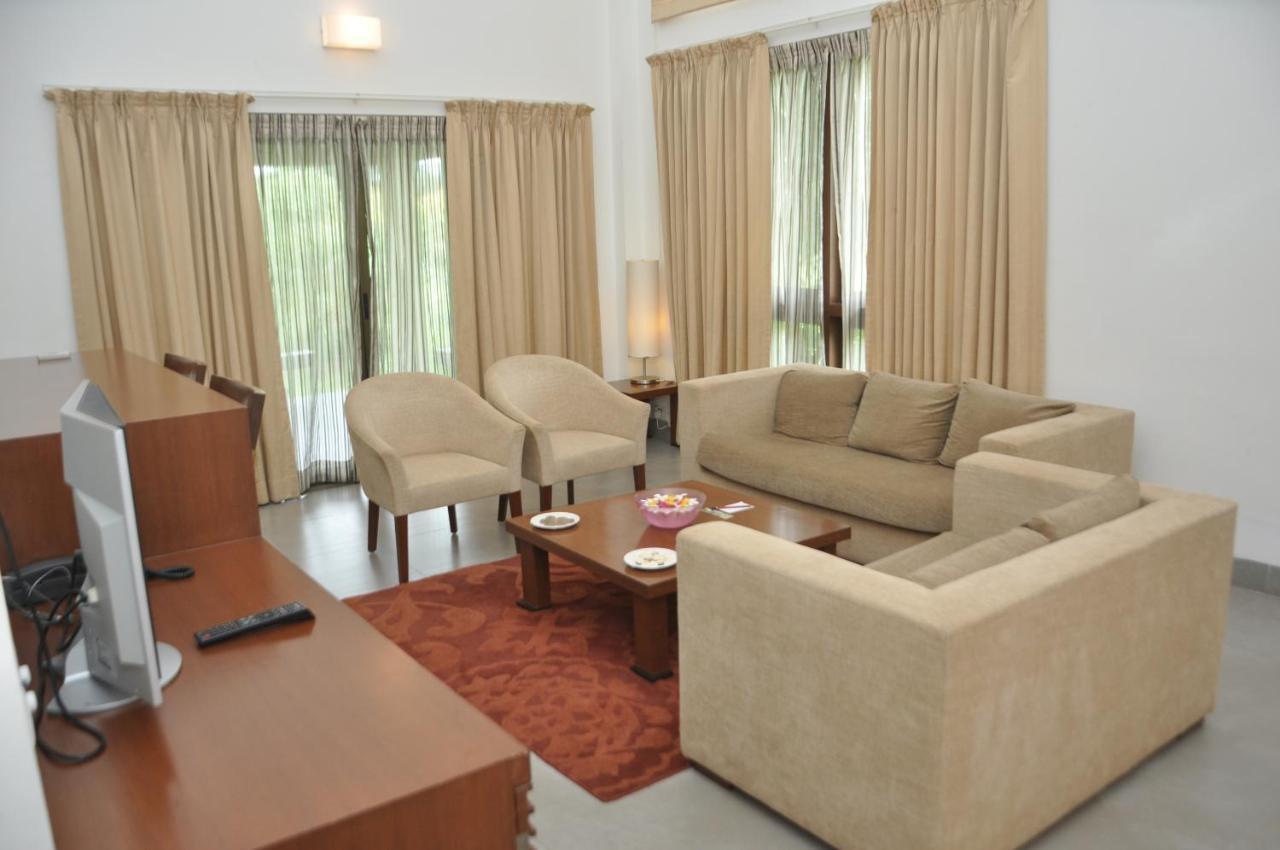 Fountainhead Hotel อลีบาก ภายนอก รูปภาพ