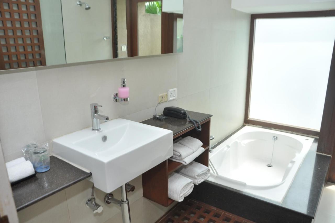 Fountainhead Hotel อลีบาก ภายนอก รูปภาพ